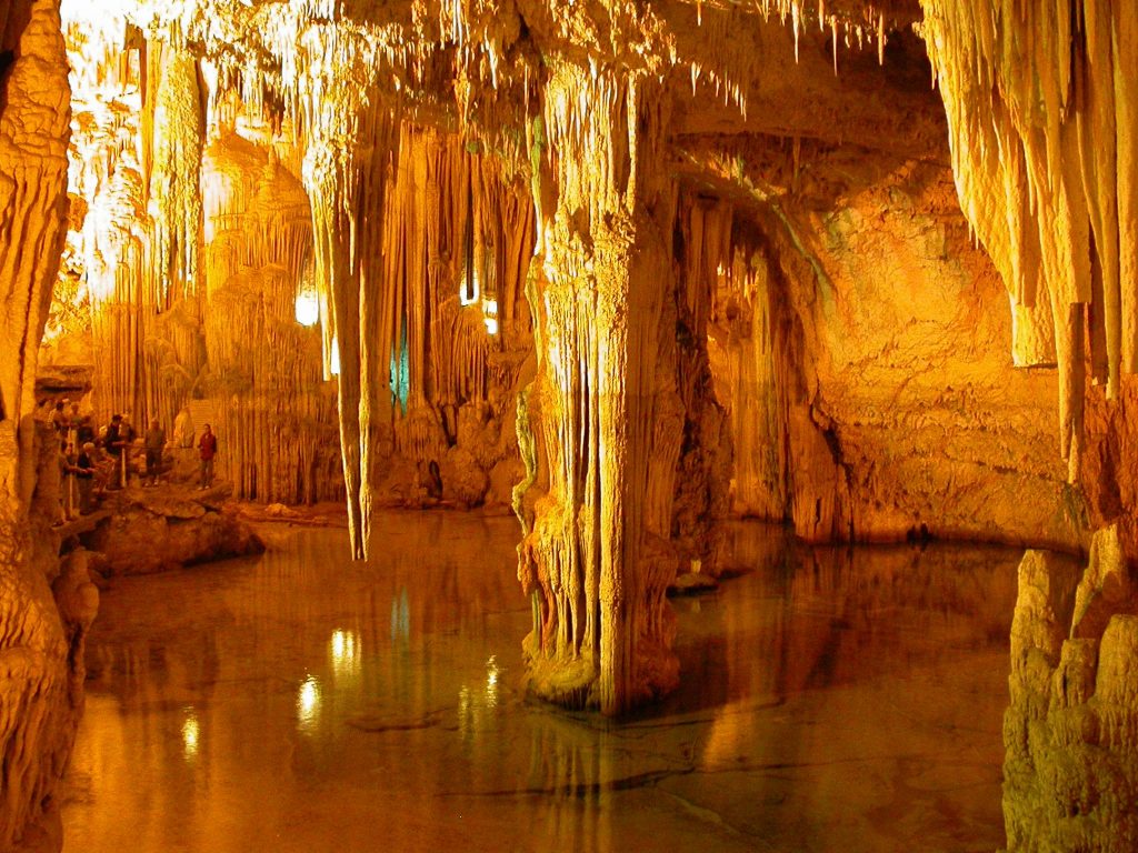 Abruzzo. Hai mai visitato le Grotte di Stiffe, uno spettacolo meraviglioso della natura?