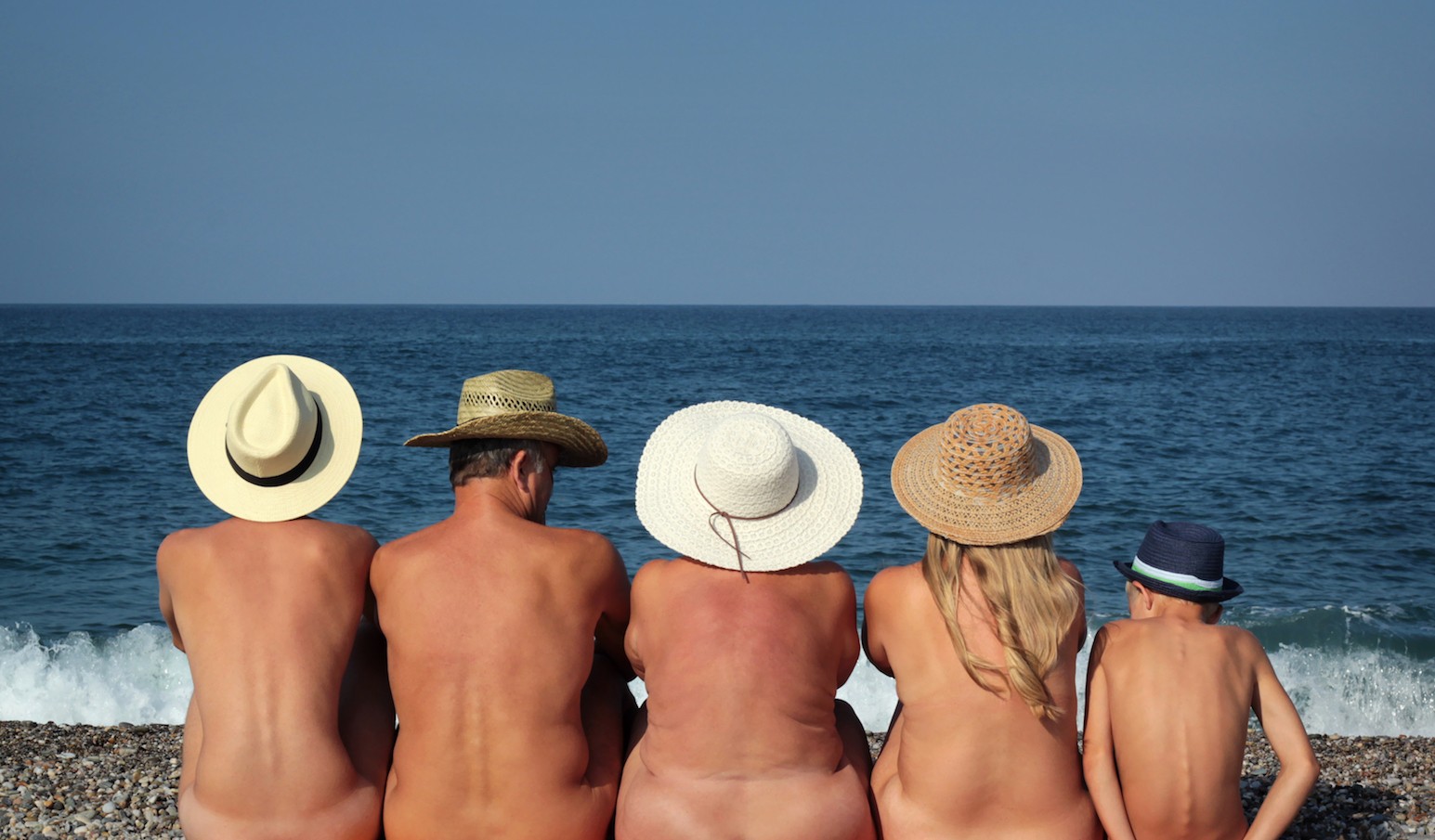 Abruzzo. Anche una spiaggia abruzzese tra le 8 spiagge naturiste / nudiste  in Italia