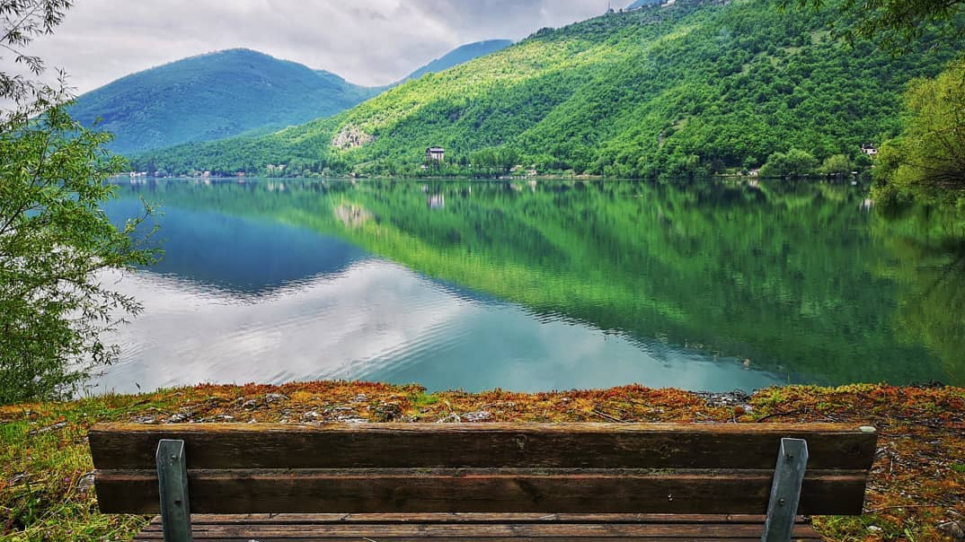 panchina lago di scanno raffaele brio albano