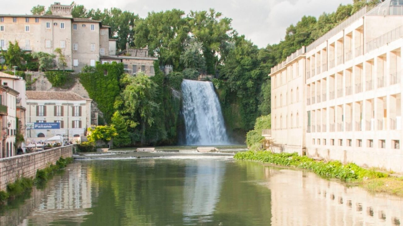 Cosa Visitare Vicino Roma Hai Gia Visitato Isola Del Liri E La Sua Famosa Cascata Grande Guarda Il Video