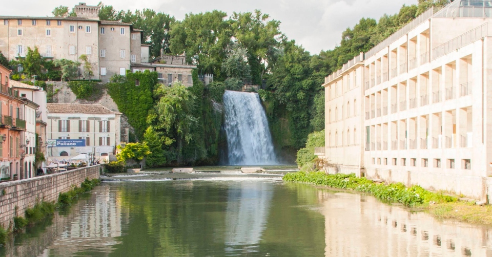 Cosa visitare vicino Roma_ Hai già visitato Isola Del Liri e la sua famosa Cascata Grande_ (guarda i