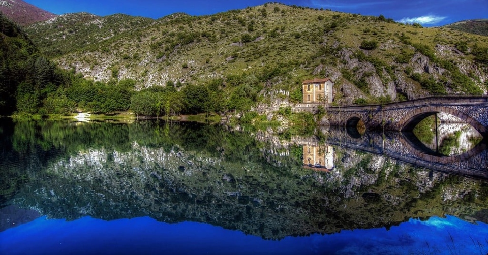 Lago di San Domenico, dove la bellezza dell'Abruzzo si specchia in Paradiso