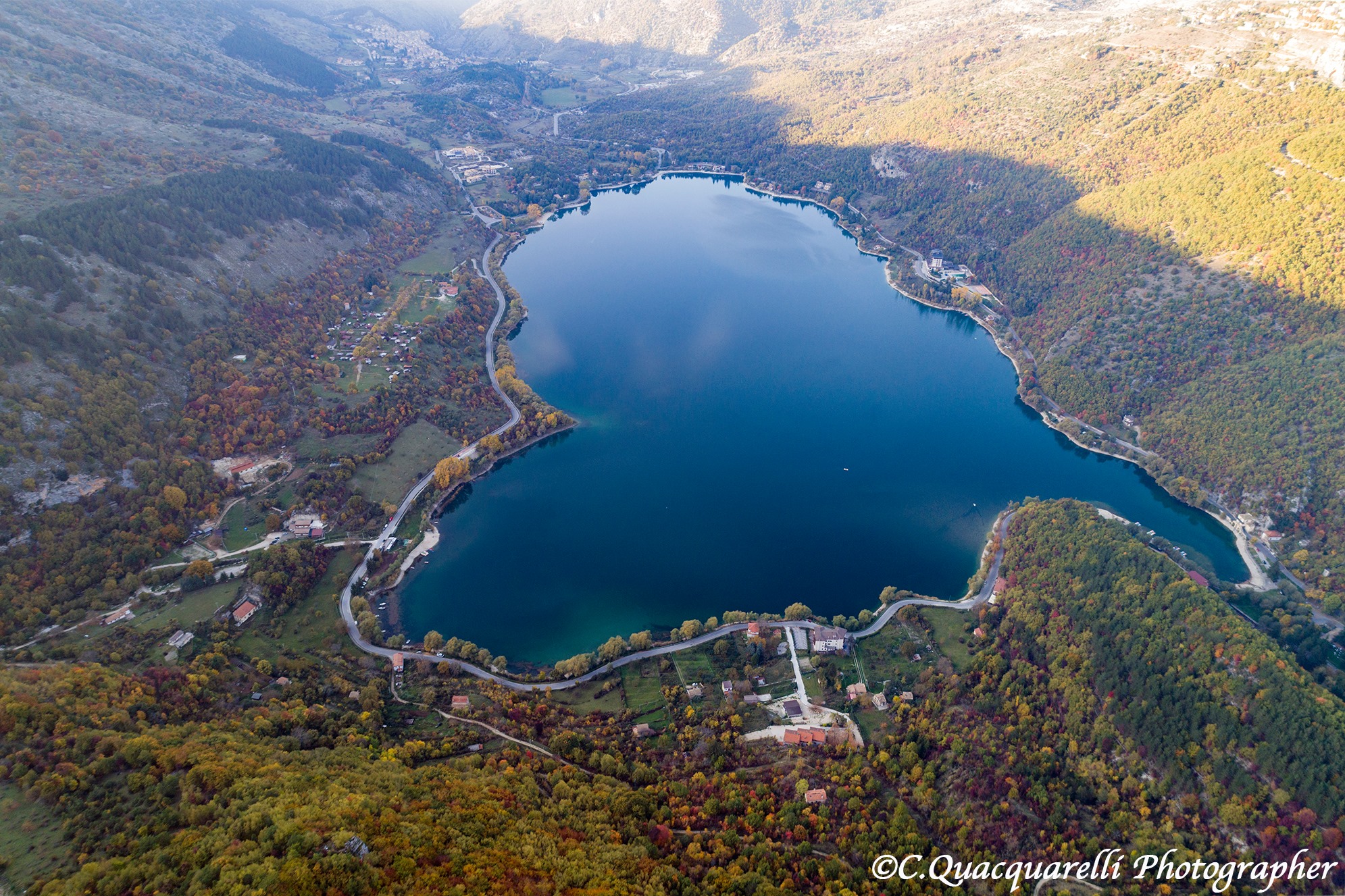 Il Lago di Scanno, è davvero uno dei cuori più belli d'Abruzzo. Ci siete già stati_