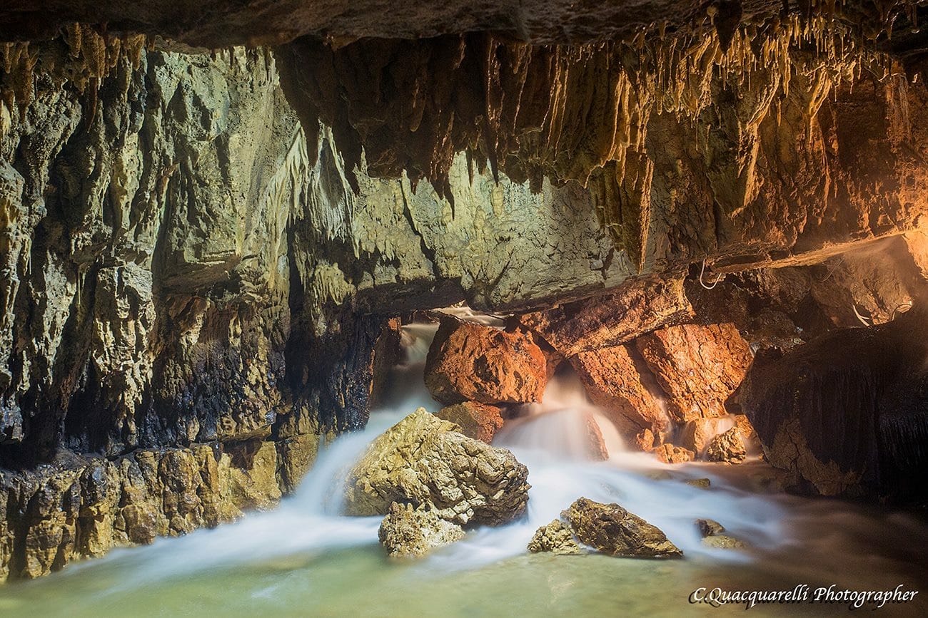 Le Grotte di Stiffe, sembra un paesaggio marziano ma è nel cuore dell'Abruzzo