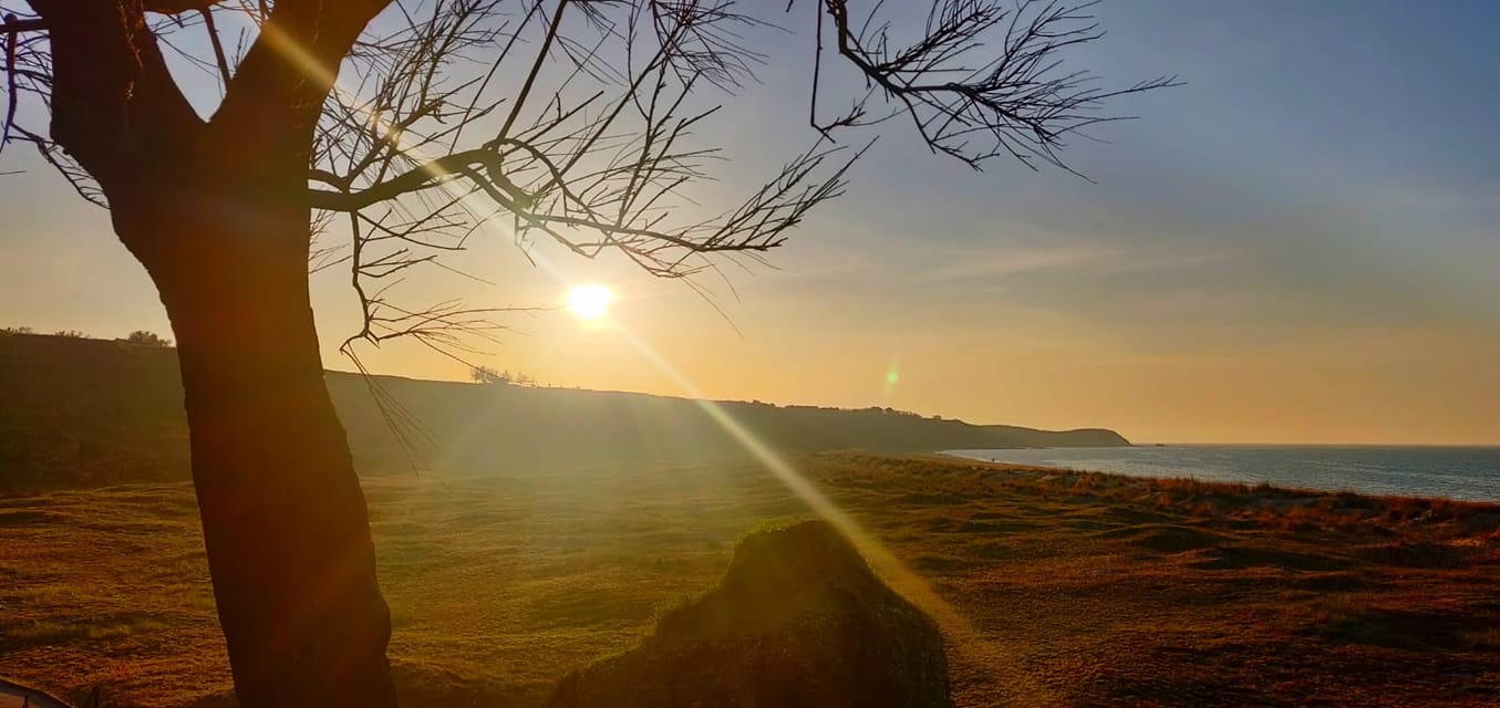 Tramonto poetico nella magica Spiaggia di Punta Penna. L'hai già ammirato