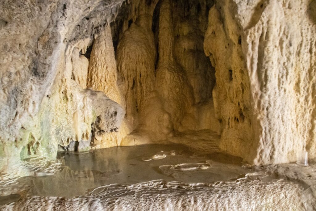 Sai come visitare la Grotta dell’Eremo di San Michele Arcangelo a Liscia (guarda il video e tutte le foto)