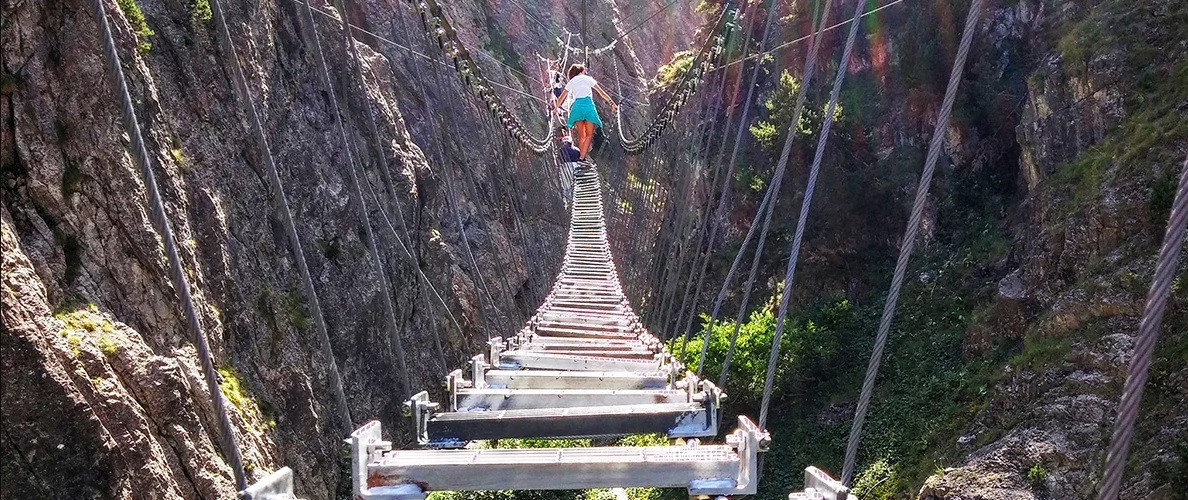 Hai già tenuto il fiato sospeso sul Ponte Tibetano Claviere, il ponte sospeso più lungo del mondo