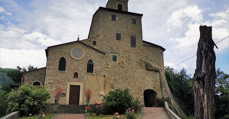 Hai già visitato Rocca Pitigliana, Borgo antico e Chiesa a cui si accede attraverso la roccia?