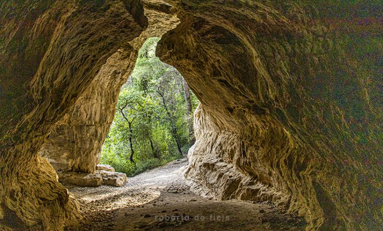 Come fare per visitare la Grotta Scura l'Antica Caverna del periodo Neolitico? Dove partire, costi e info utili