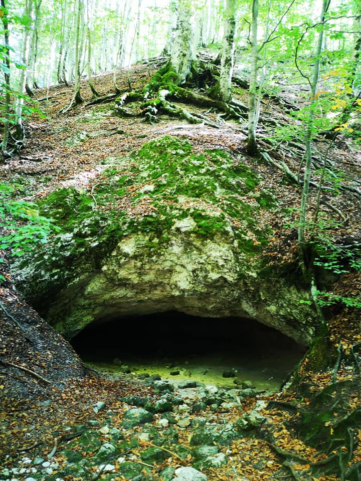 I Turisti raccontano. Hai già percorso il Sentiero della Grotta delle Fate dalla Val Fondillo nel Parco Nazionale d'Abruzzo (1)