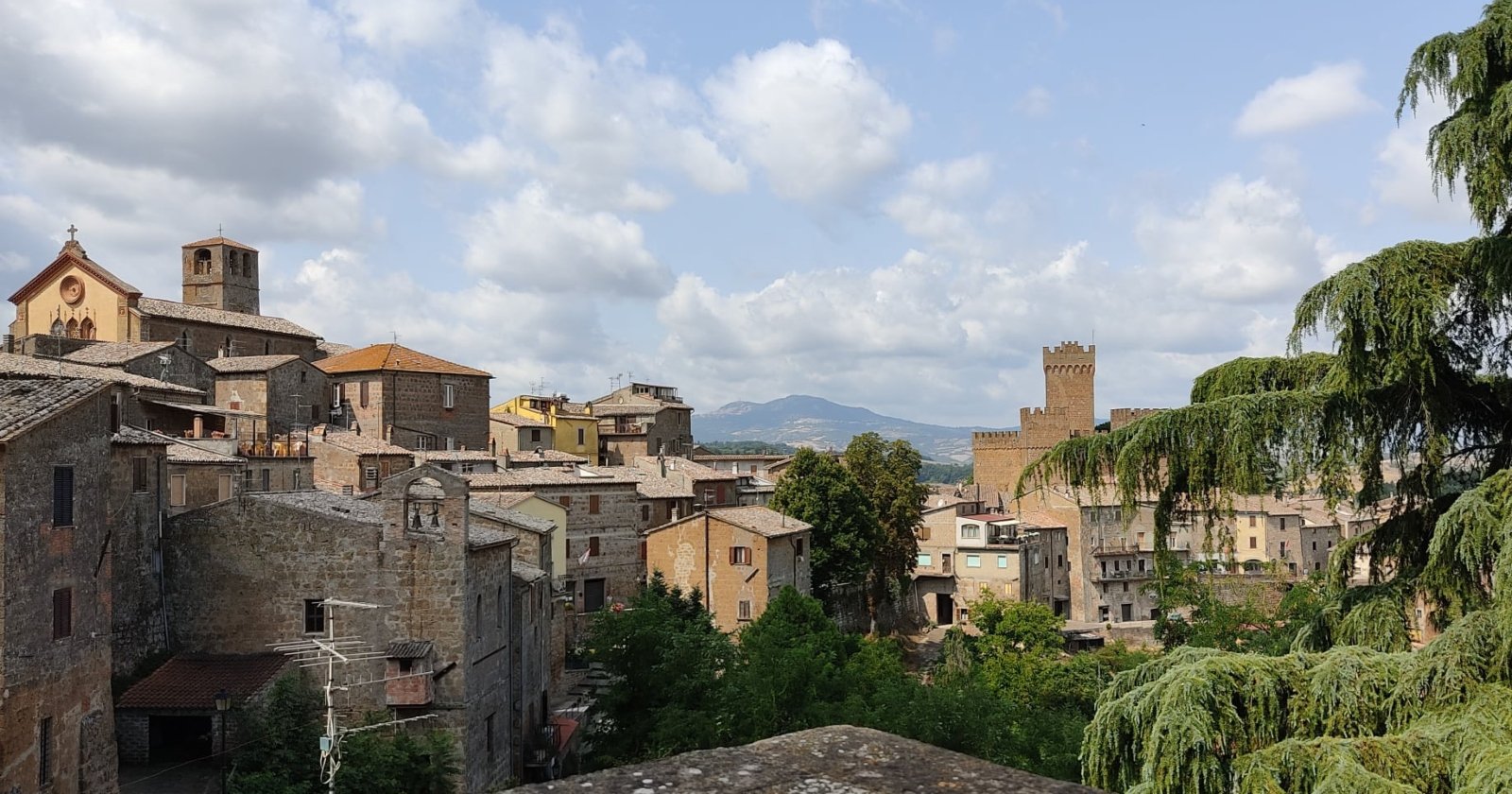 Itinerario in Lazio. Un piccolo Borgo, un Museo dei Fiori e un antico sito Etrusco