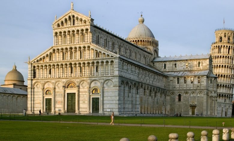 Quanto costa il biglietto e chi può salire sulla Torre di Pisa? Uno di monumenti italiani più famosi nel Mondo. Li hai già visitati?