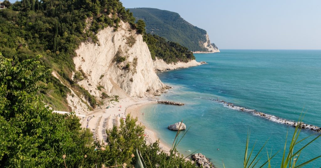 Quali sono le località di mare più economiche in Italia?
