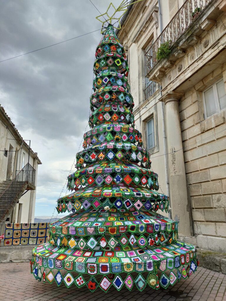 Decorazioni natalizie a Palombaro (CH)