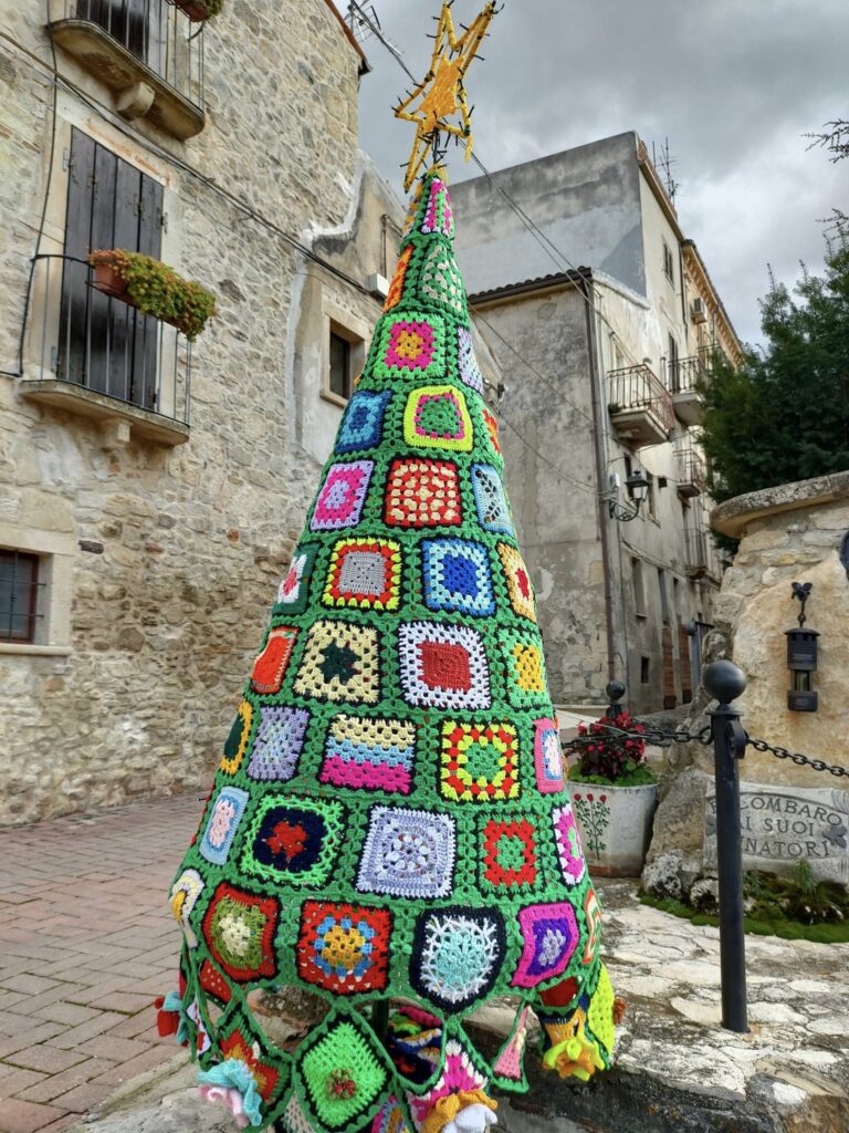 Decorazioni natalizie a Palombaro (CH)
