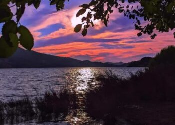lago di campotosto tramonto
