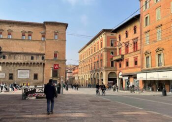 Piazza Maggiore Photo Darek Postument (googlemaps) (1)