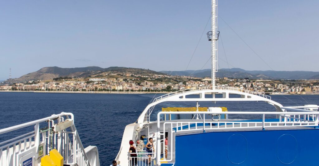 Quanto costa il biglietto per il traghetto sullo Stretto di Messina?