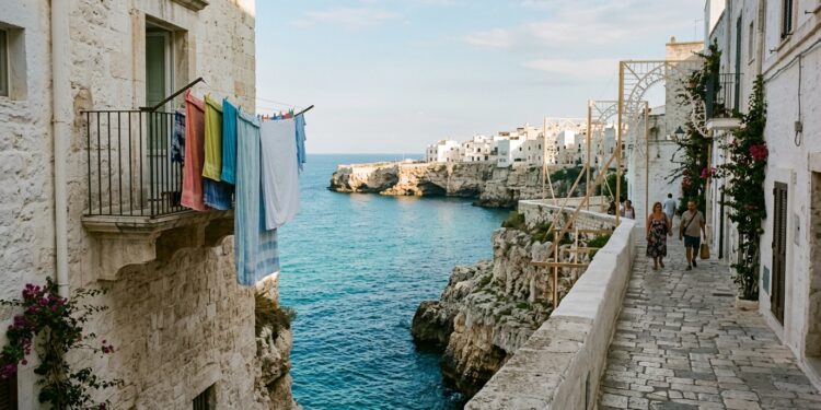 Polignano a Mare a settembre tra grotte marine, feste patronali e bellezza lenta