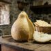 Casizolu del Montiferru, il formaggio sardo a pera tra pascoli e boschi