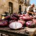 Cipolla Rossa di Acquaviva delle Fonti, il dolce disco pugliese da gustare in estate