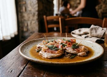 Saltimbocca alla romana, la ricetta tradizionale con vitello prosciutto e salvia