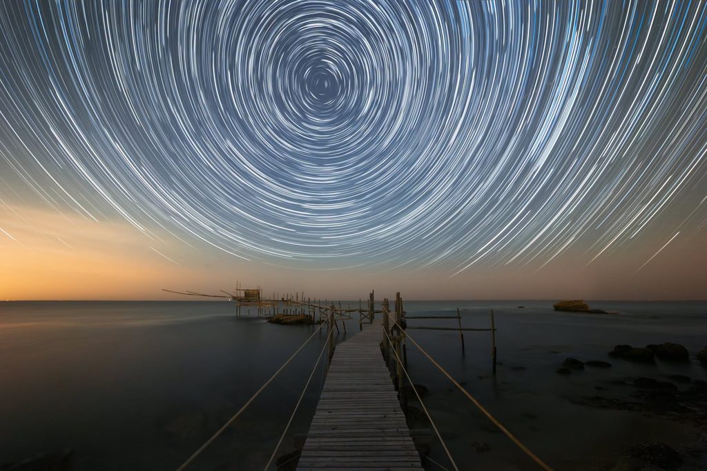 startrail trabocco punta aderci foto di Maurizio Verdecchia
